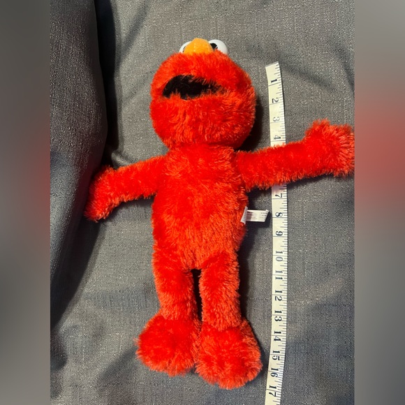 Sesame Street Elmo - Picture 3 of 5